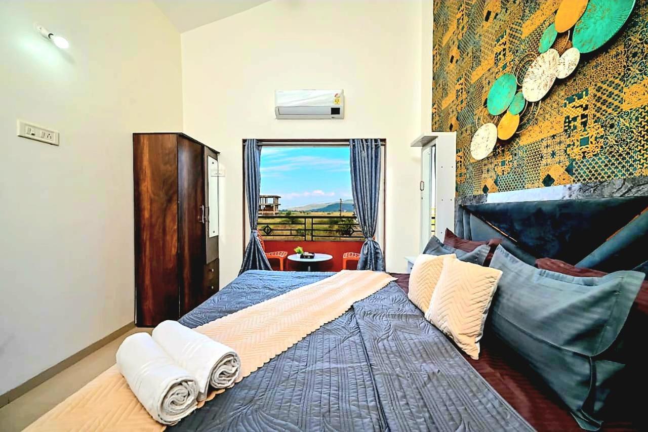 Ll Empyrean Stay Ll Airawat Villa Ll 2Bhk Ll Ac Ll Private Pool Ll Wifi Ll Lonavala Exterior photo